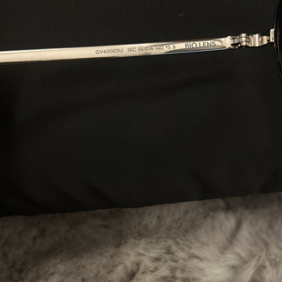 givenchy sunglasses with pouch - Picture 6 of 6